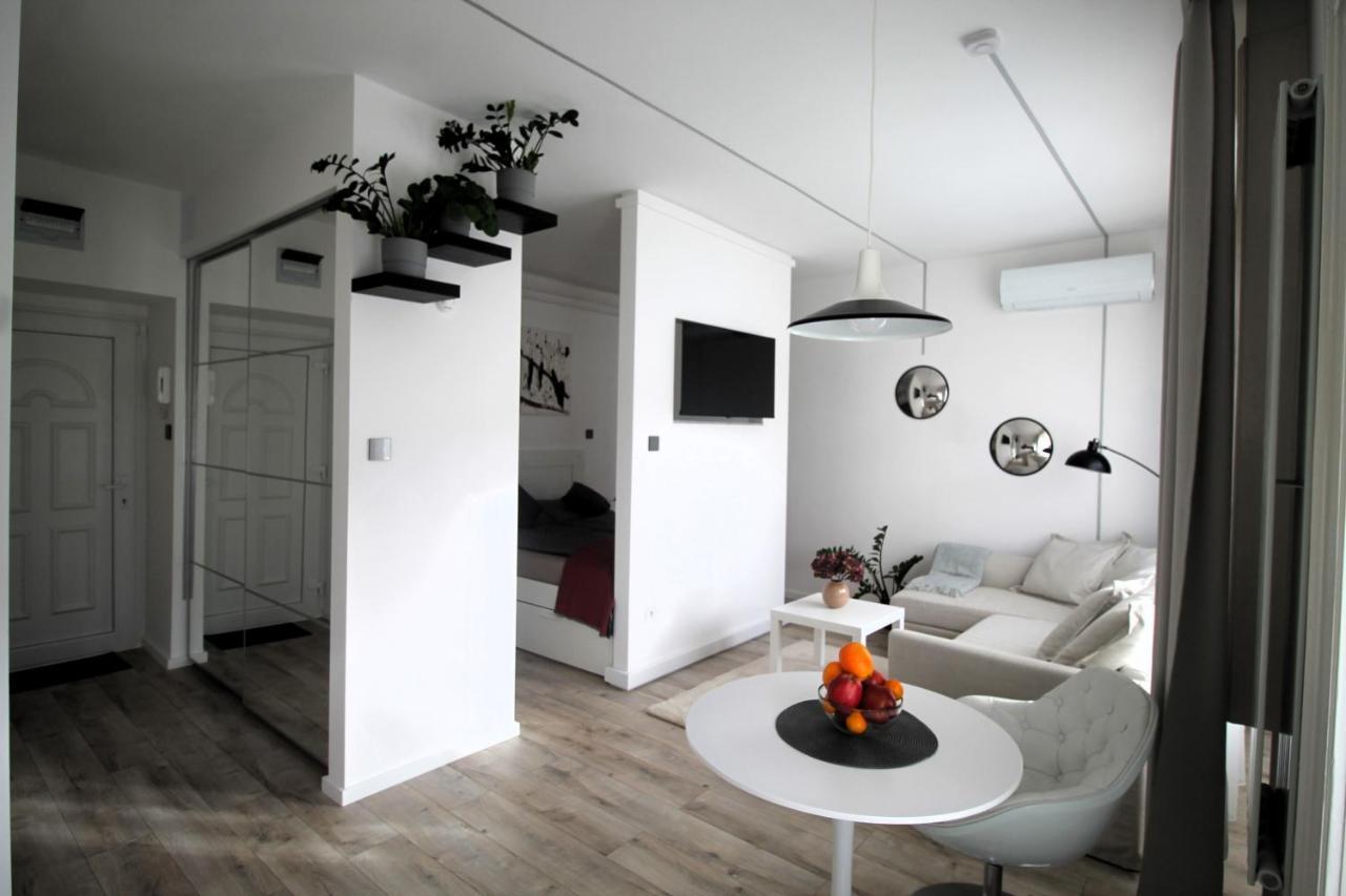Modern Studio A Belvaros Koezepen Parkoloval- Kata Studioapartman Gyor Ngoại thất bức ảnh